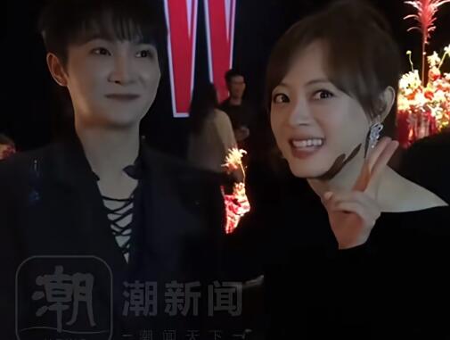 孙俪帮女儿小花“追星”周深:看我身边是谁呀?